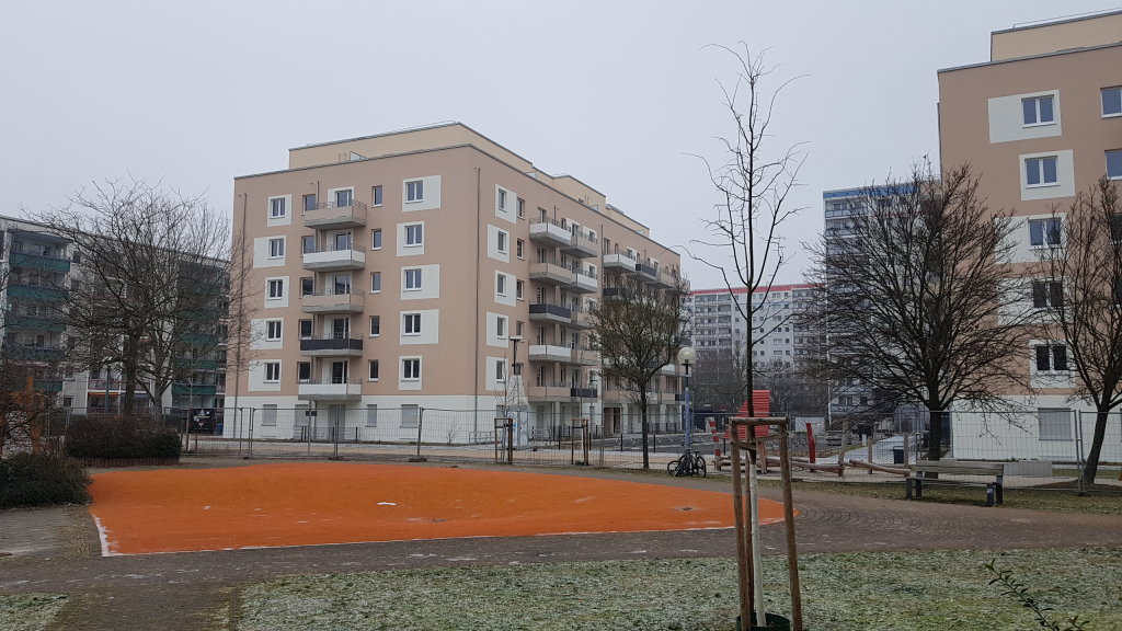 Das war der totale Vertrauensbruch 3 Die neu errichteten Gebäude im Januar 2026. Anpassung oder Dominanz?