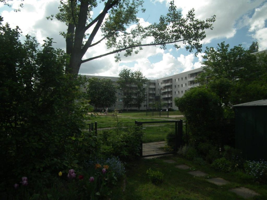 Joachimsthaler Carree: Kampf um den grünen Innenhof 1 Joachimsthaler Carree grüner Innenhof mit Bäumen und Mietergärten