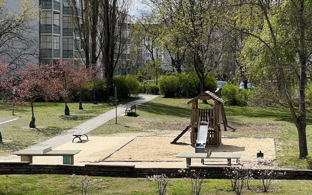 Ilse-Kiez Howoge: Gerichtsstopp als kraftvoller Etappensieg für Artenschutz und grüne Innenhöfe in Berlin